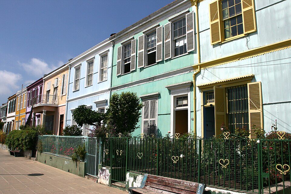 Les maisons de tôle peinte du Paseo Mirador Atkinson à Valparaíso